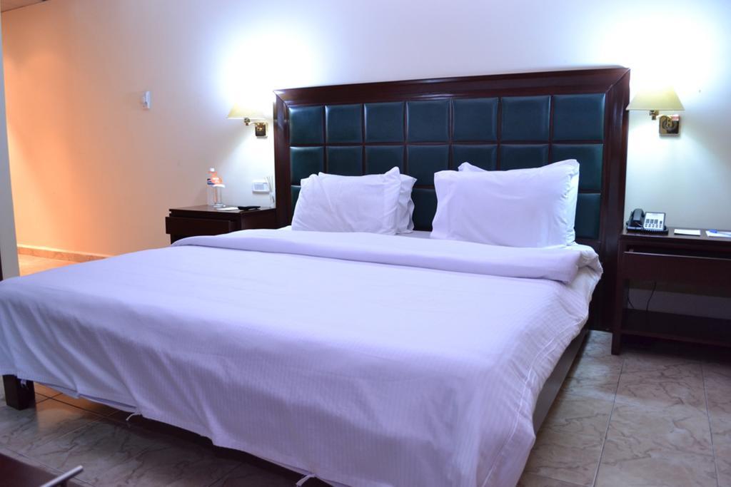 Transcorp Hotels Калабар Экстерьер фото